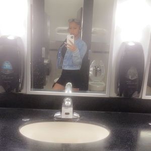 Meet your Posher, Alana